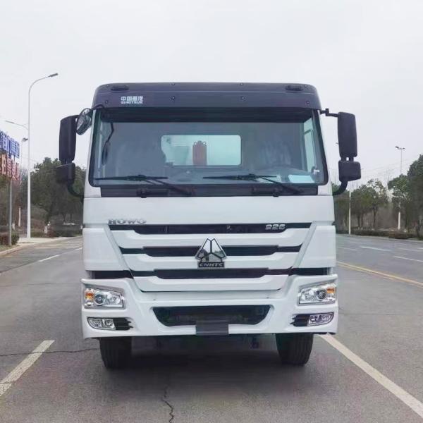 SINOTRUCK 14000   Liters  Sewage Suction Truck With 226 hp      High-pressure Cleaning Truck