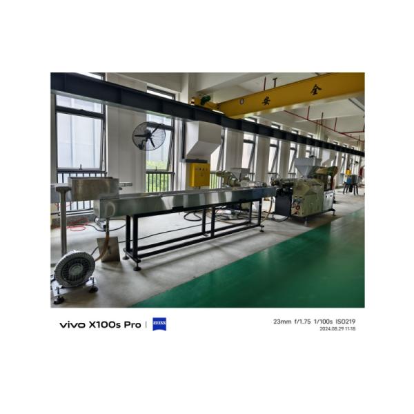 Máquina de extrusão de mangueiras de vácuo para piscinas, com diâmetro entre 30 e 50 mm
