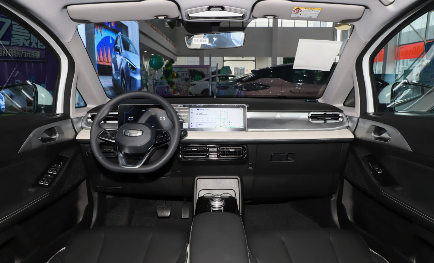 Маленький 5-дверный 4-местный внедорожник Geely Geometry E 2022 410 км