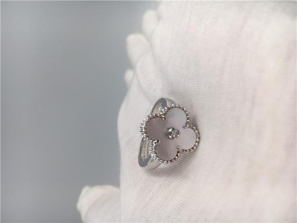 Ouro branco de anel de ouro de Alhambra 18K do vintage com diamante/madrepérola branca