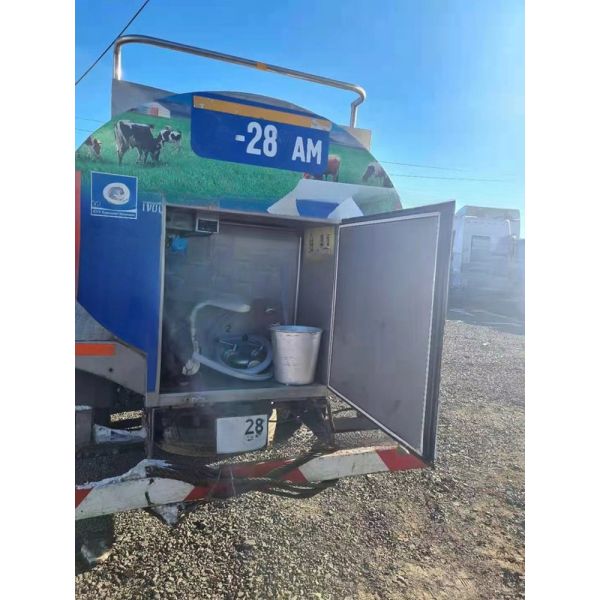 Транспортные танкеры с большим объемом от 1000 л до 80000 л для транспортировки молока на большие расстояния в молочной промышленности