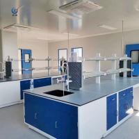 Banco da Ilha do Laboratório Branco com 4 gavetas e 2 prateleiras para experimentos