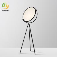 Nordic Simple Designer Creative Three Leg Floor Lamp Sala de estar Sala de dormir Hotel Art Deco Lâmpada de Chão