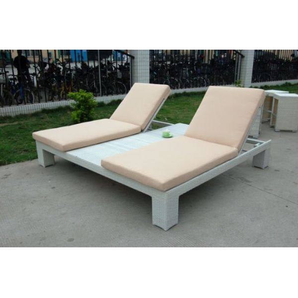 Double garden sun lounger outdoor beach lounger