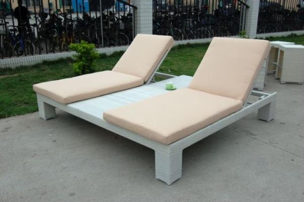 Double garden sun lounger outdoor beach lounger