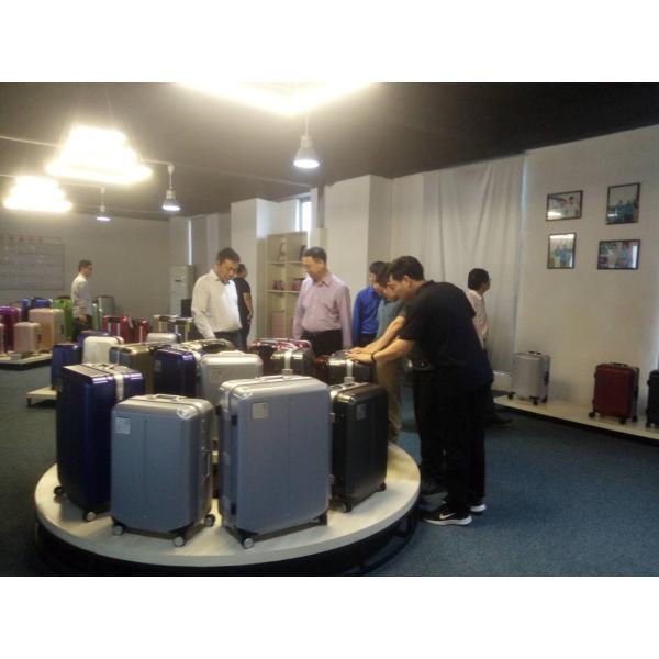 Rueda giratoria lado duro Carga en el equipaje con cerradura TSA de cierre de llave de mano y bolso de viaje de negocios de revestimiento de poliéster 210D