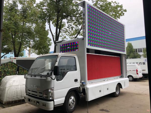 LED Roving Advertising Truck Japan Brand 4.2m Small Led Mobile Stage Truck