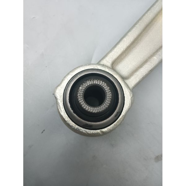Hot selling right front lower control arm 31126771894 for E70