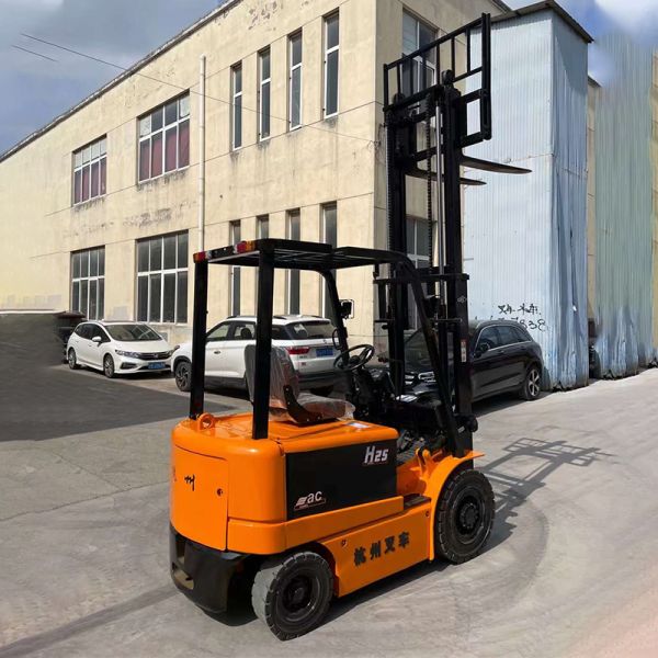 2 Door Frames 4-Wheel Drive All Terrain Electric Forklift 2.5 Ton Used Lithium Battery