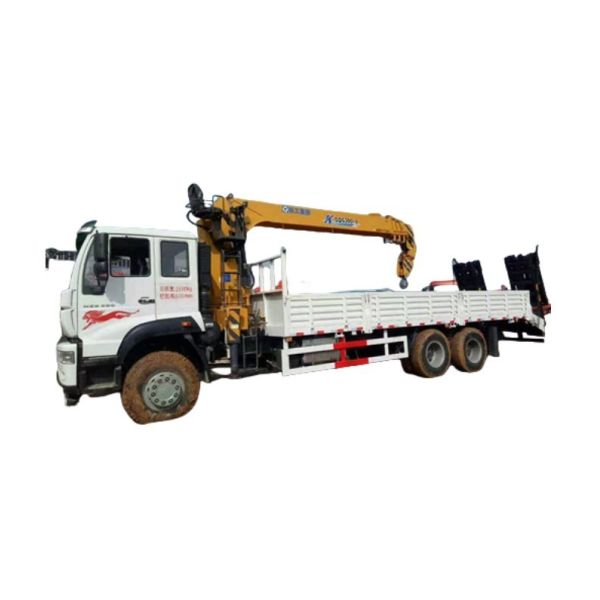SINOTRUCK 25ton 11.87*2.55*3.95m Maximum Lifting Load (kg)10000 Crane Weight (kg) 5600 Truck-mounted Cran Truck