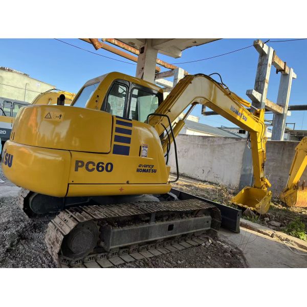 6 Ton Used Mini Excavator Used Komatsu Excavator PC60 7
