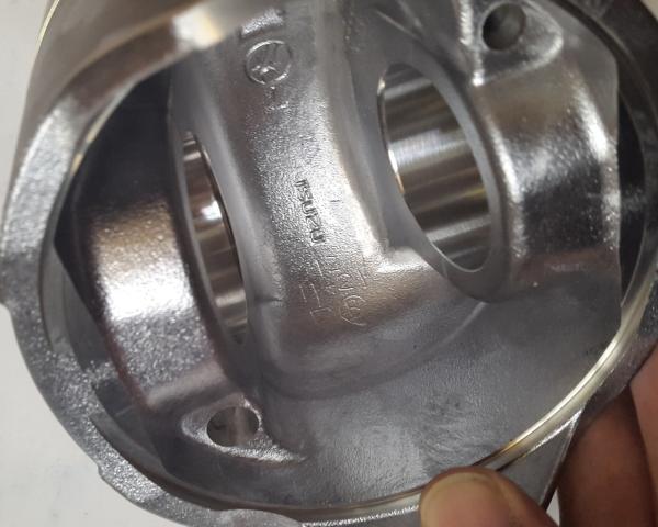 Case Excavator 4HE1 Engine Piston 8-97176-652-0 Isuzu Diesel Engine Parts