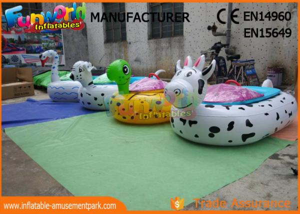 Brinquedos infláveis viajados de automóvel animal do barco da forma dos desenhos animados, barco abundante bonde adulto