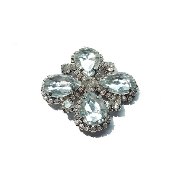 Four Leaf Flower Decorative Shoe Clips With Pretty Glittering Cryst