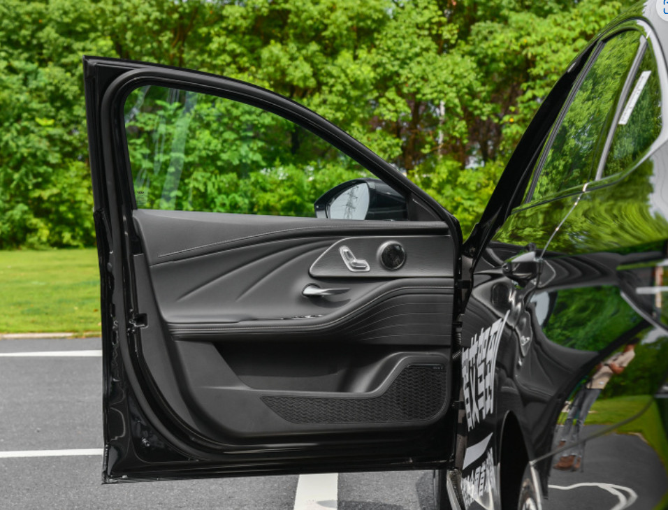 Нефть мест 2 WD Chery ARRIZO 8 1.6T L4 7 DCT 5 использовала компактный автомобиль Suv