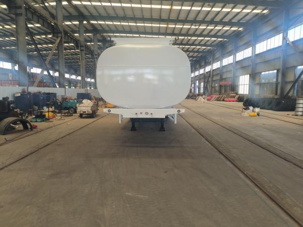 40-60m3 Fuel Tank Semi Trailer with 3 Axles and 12 Tires
