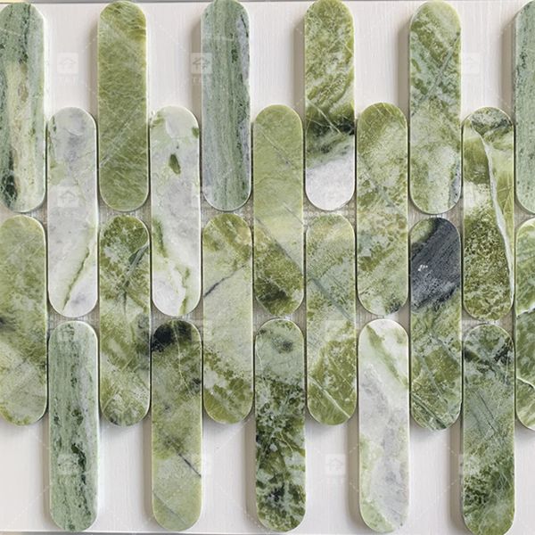 Длинные овальные мозаичные стены метро для ванной и гостиной