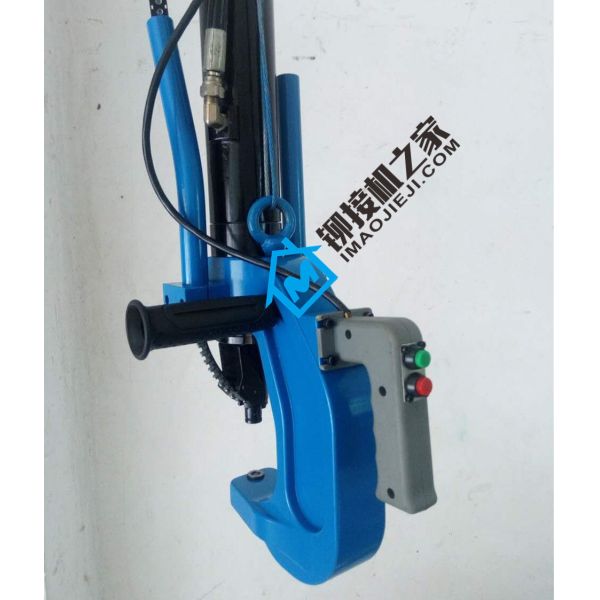 Self-piercing riveting machine(busway piercing machine)