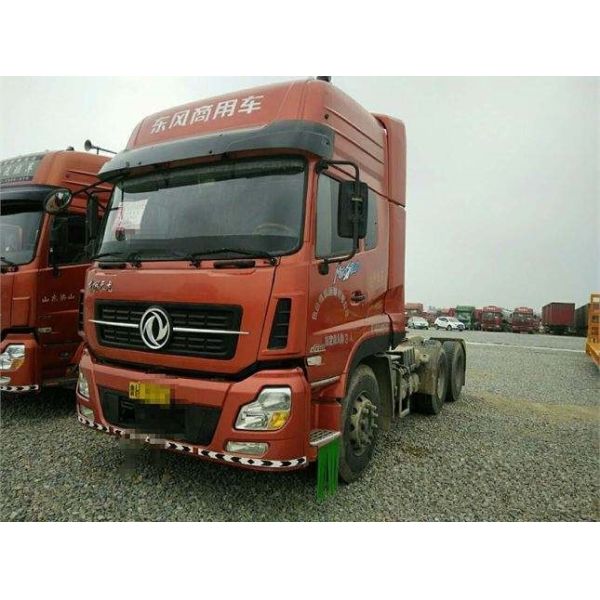 Донфенг использовало трейлеры тележки, используемый режим привода 6×4 блоков 7560×2500×3030мм трактора
