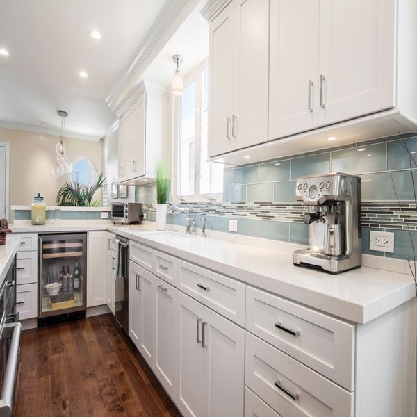 Custom Designed Quartz Kitchen Cabinet with Solid Wood Carcase and Lazy Susan Storage