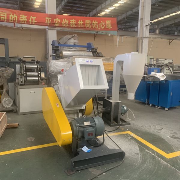 Объем машины 300kg/H Pulverizer PE PVC PP промышленный высокий