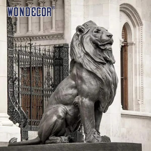 Статуя льва на открытом воздухе украшения металла квадрата большого животного бронзовая сидя