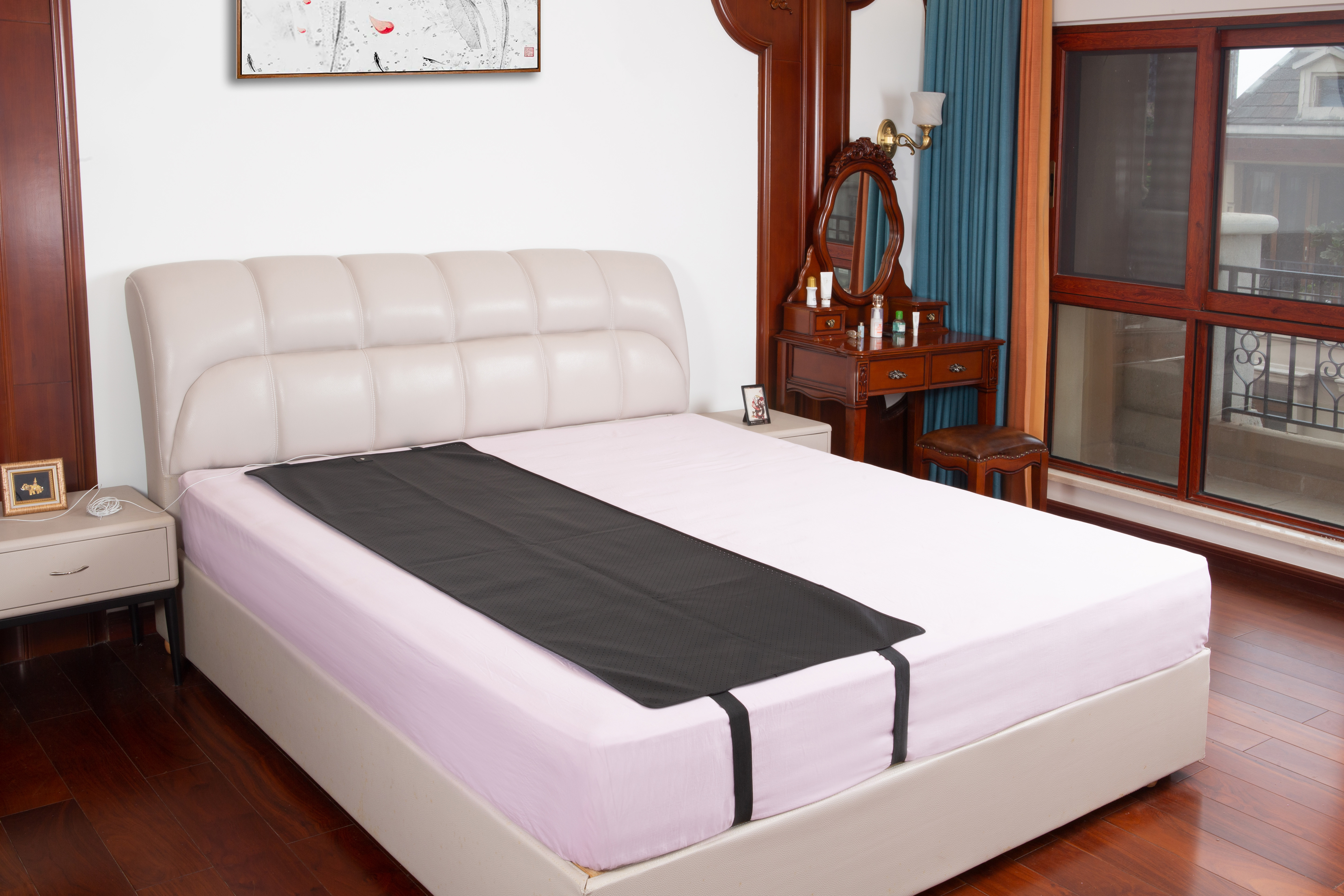 Eco friendly Breathable Grounding Mattress Cover Pad Made with Conductive Carbon Leatherette Non Toxic Materials for Bed
