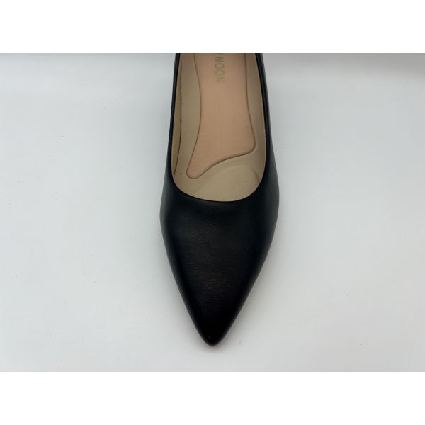 Nappa Leather Black Womens Dress Shoes Soft Fabric Low Heel Pointed Toe Shoes