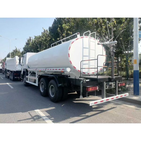 HOWO Water Tank Truck with 21-30t Load Capacity and Sinotruk HOWO Chassis for Reliable Water Transport and Sprinkling