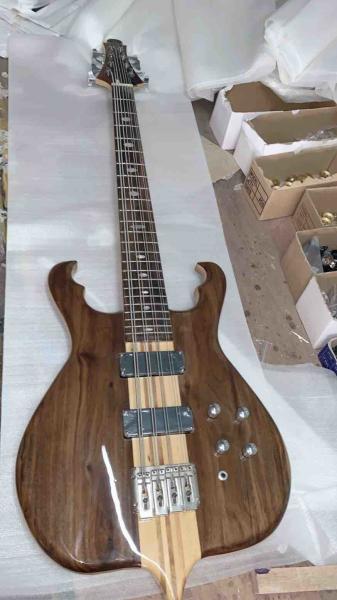 8 Strings Bass Guitar One Through Neck-Body Solid Walnut In Natural
