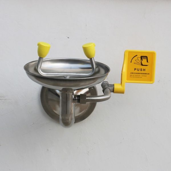 Stainless Steel eyewasher Classic Wall Mounted Eyewash Station  for labs Safety Equipment round bracket