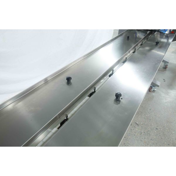tableware honey spoon pillow packaging machine horizontal face mask biscuit bakery bread flow pack packaging machine
