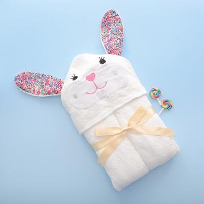 La serviette à capuchon nouveau-née infantile en bambou d'utilisation multiple a placé facile à nettoyer