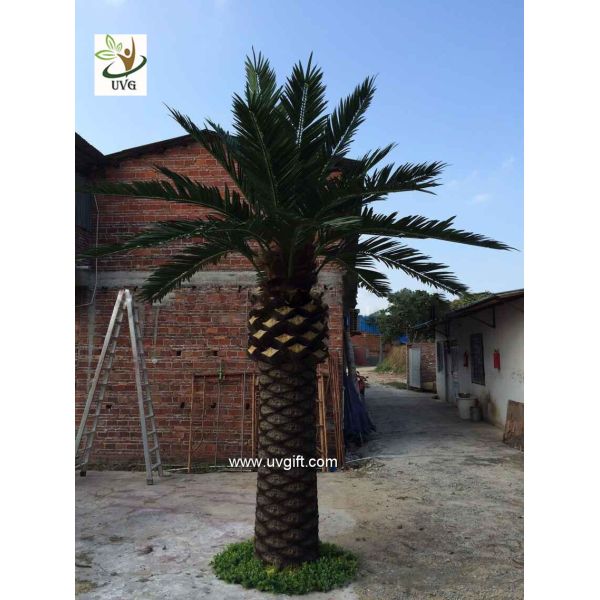 UVG large glassfiber artificial palm tree outdoor with green silk leaves for water world decoration PTR060
