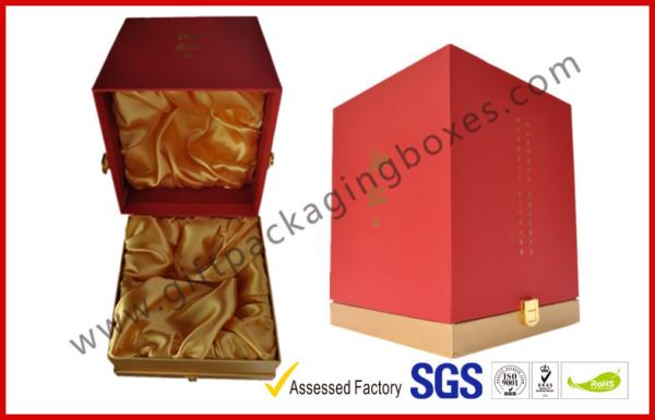 Handmade Gift Packaging Boxes , Rubber Oil Paper With Embossed Logo on Rigid Board Gift Box