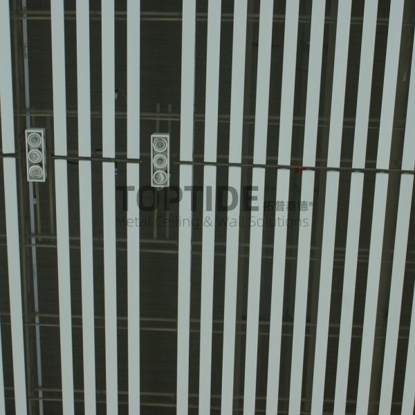 Decorative Aluminum Profile Baffle Strip Decorational Suspended Metal False White Metal Ceiling Tiles