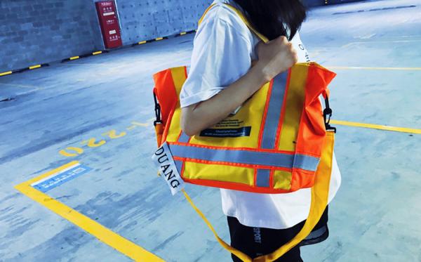 Ultra - pyroxene hip-hop trend, personalized luminous large-capacity single shoulder bag