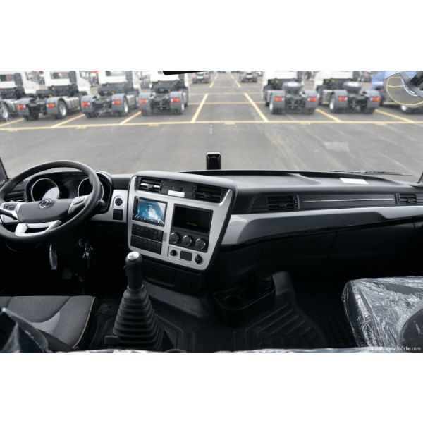 Dongfeng Tianlong KL 465 HP 6X4 Tractor Truck Head with Large Fuel Tank Capacity