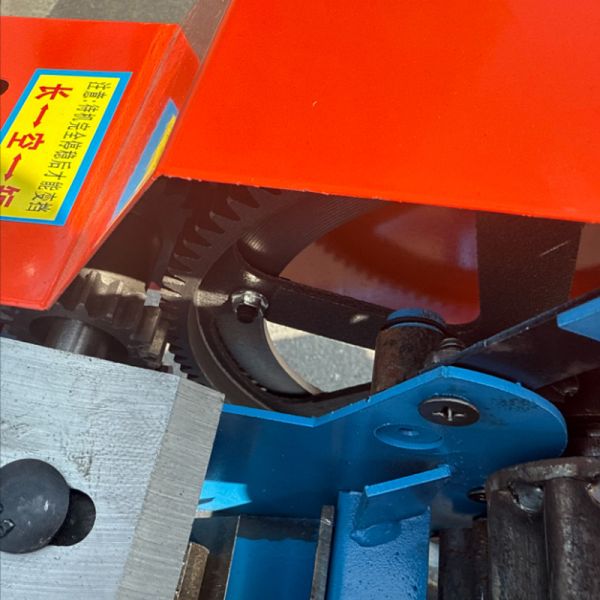 Iron Agricultural Chaff Cutter 1000kg/H Output Grass Chopper Machine For Animal Feed