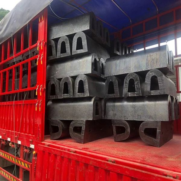 Oil Resistant Seawater Corrosion Resistance D Type Fenders Custom Size D Rubber Fenders