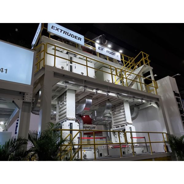 Двойник испускает лучи ткань Нонвовен СС делая машину, не- сплетенное делая машинное оборудование