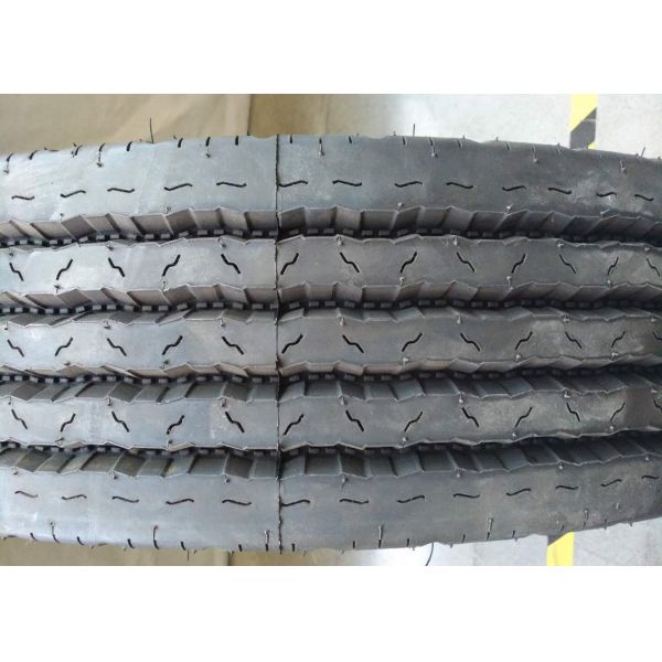 All Axle Wheel Heavy Duty Truck Tires , Lite Truck Tires 8.25R16LT Long Service Life