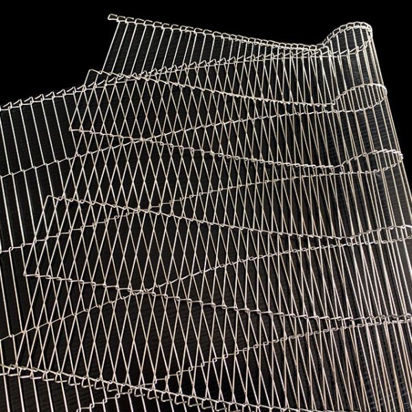 Конвейерная лента гибкого трубопровода сборочного конвейера нержавеющей стали плоская производит шоколад