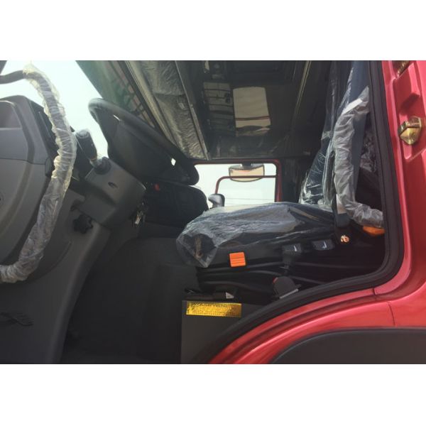 Heavy Duty Sinotruk Howo Tipper Truck 6X4 30 - 40 Tons Ventral Lifting Radial Tire