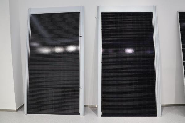 X-Solar Energy 520W Solar Roof Tile 220 Volt Greenhouse Building Kitchen Outdoor 2400mm Length Open-Circuit Voltage 48.65V