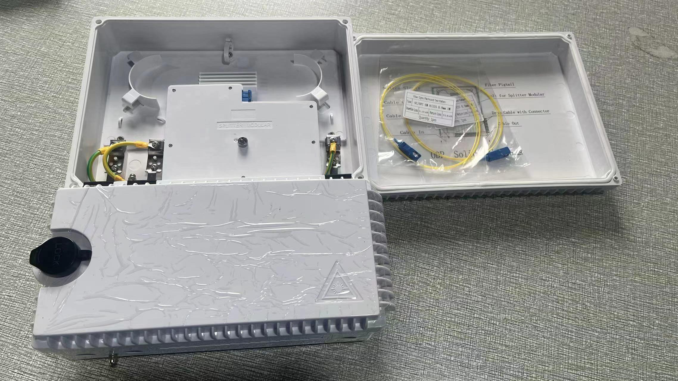 16 портов FTTH 1*8 PLC Splitter оптический распределительный ящик IP65 Индонезия Телеком 2 двери Серый