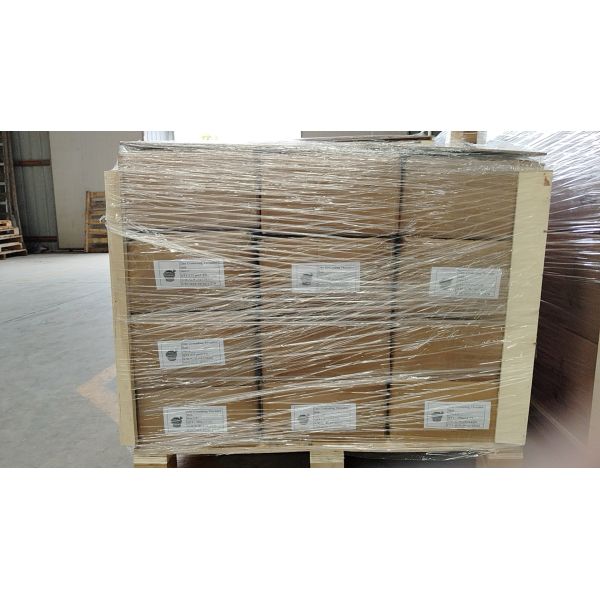 Zinc fundido o aluminio fundido con rosca de eje hermético de eje impermeable Rojo Amarillo Azul aislado