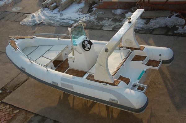 Floor Luxury Inflatable Rib Boat Handmade 550cm Four Layers Reinforced Seams