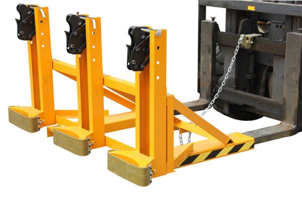 Electric drum lifting equipment , forklift drum tipper for plastic / steel drums