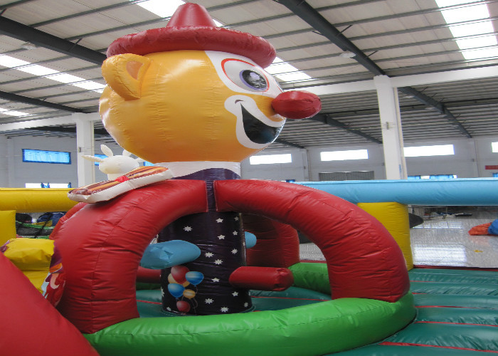 Город потехи красочного смешного клоуна раздувной огнестойкость брезента Pvc 8 x 6 x 5m 0.55mm